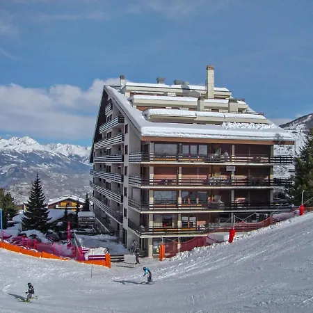 Olympic F8 By Interhome شقة